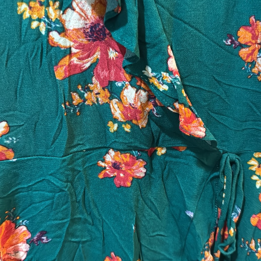 Fun floral dress - Picture 3 of 5